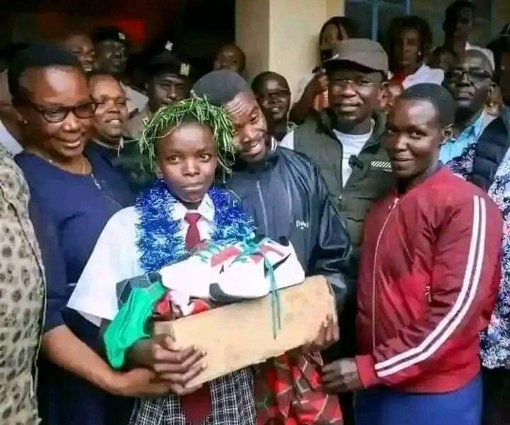 Amount of cash Young Rift Valley's school Barefoot Steeplechase Sensational Received.