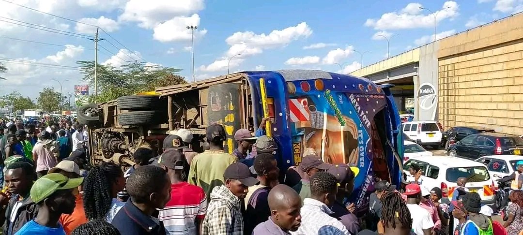 Multiple Injuries as Bus Overturns at Roysambu Along Thika Road in Nairobi