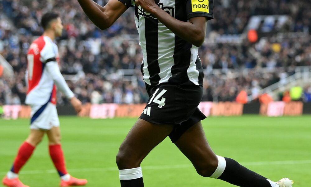 Isak Strikes Again: Swedish Forward Alexander Isak Gives Newcastle an Early Lead Against Arsenal