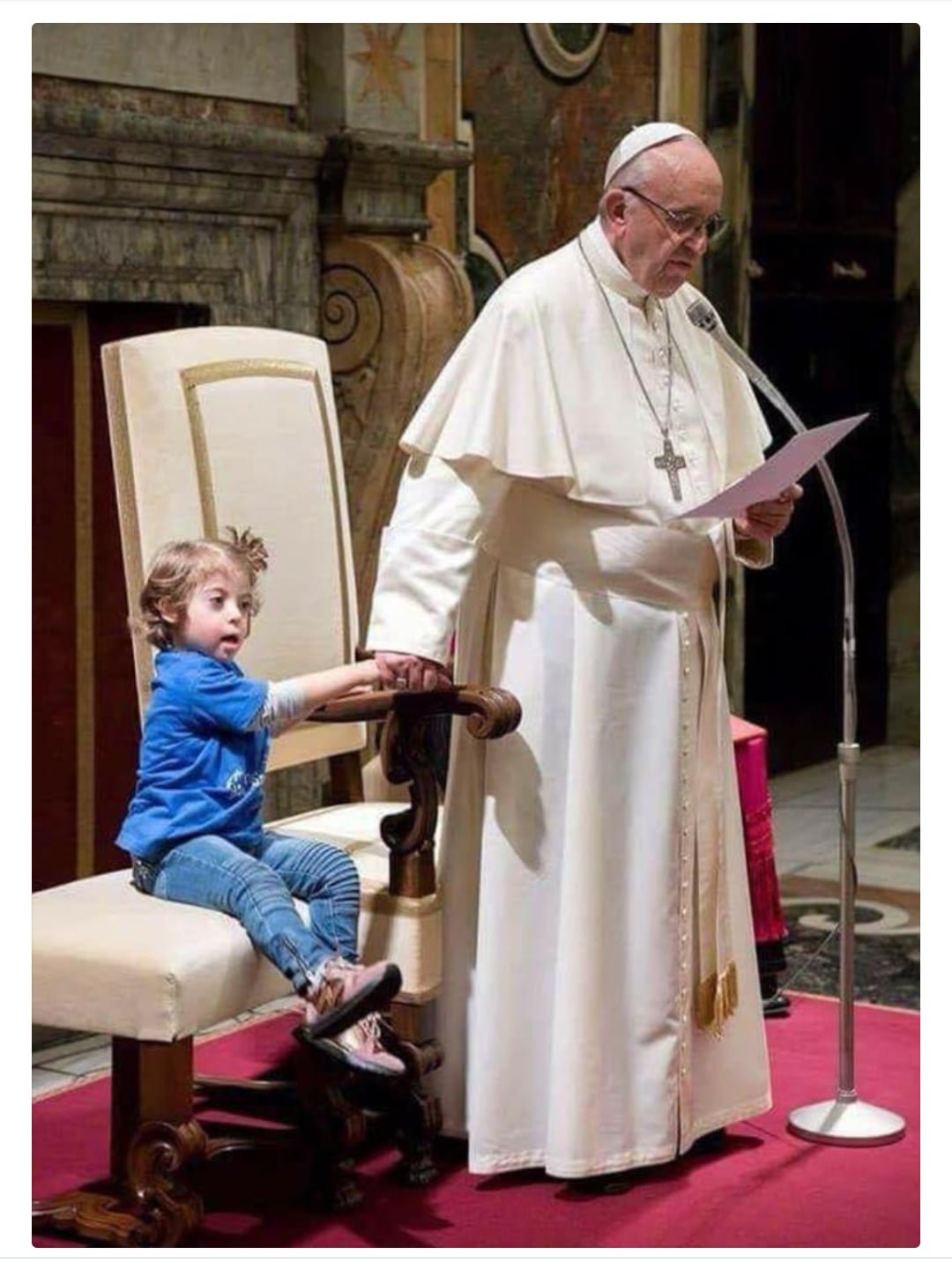 A photo of pope Francis 